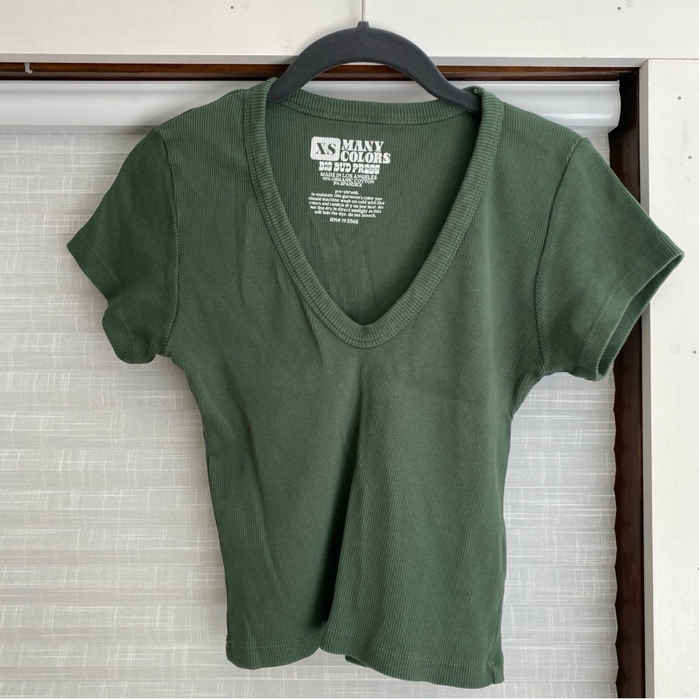 Big bud press short sleeve v-neck tee
